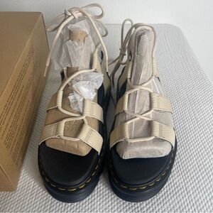 DR. MARTENS Women's Amphibians, Parchment Beige Milled Nappa, 10